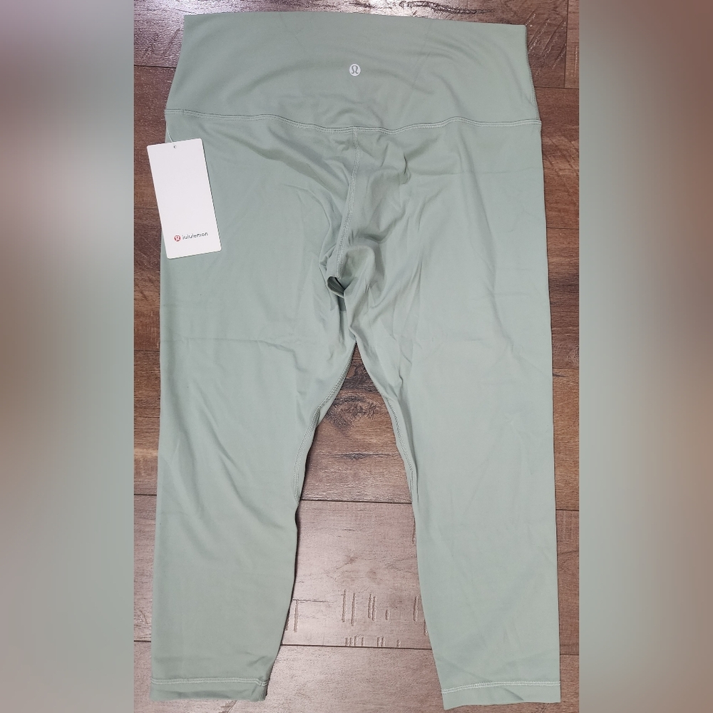 NWT Lululemon Align HR Crop 23", Size 14